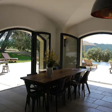 Domaine De Pierrouret * Lourmarin
